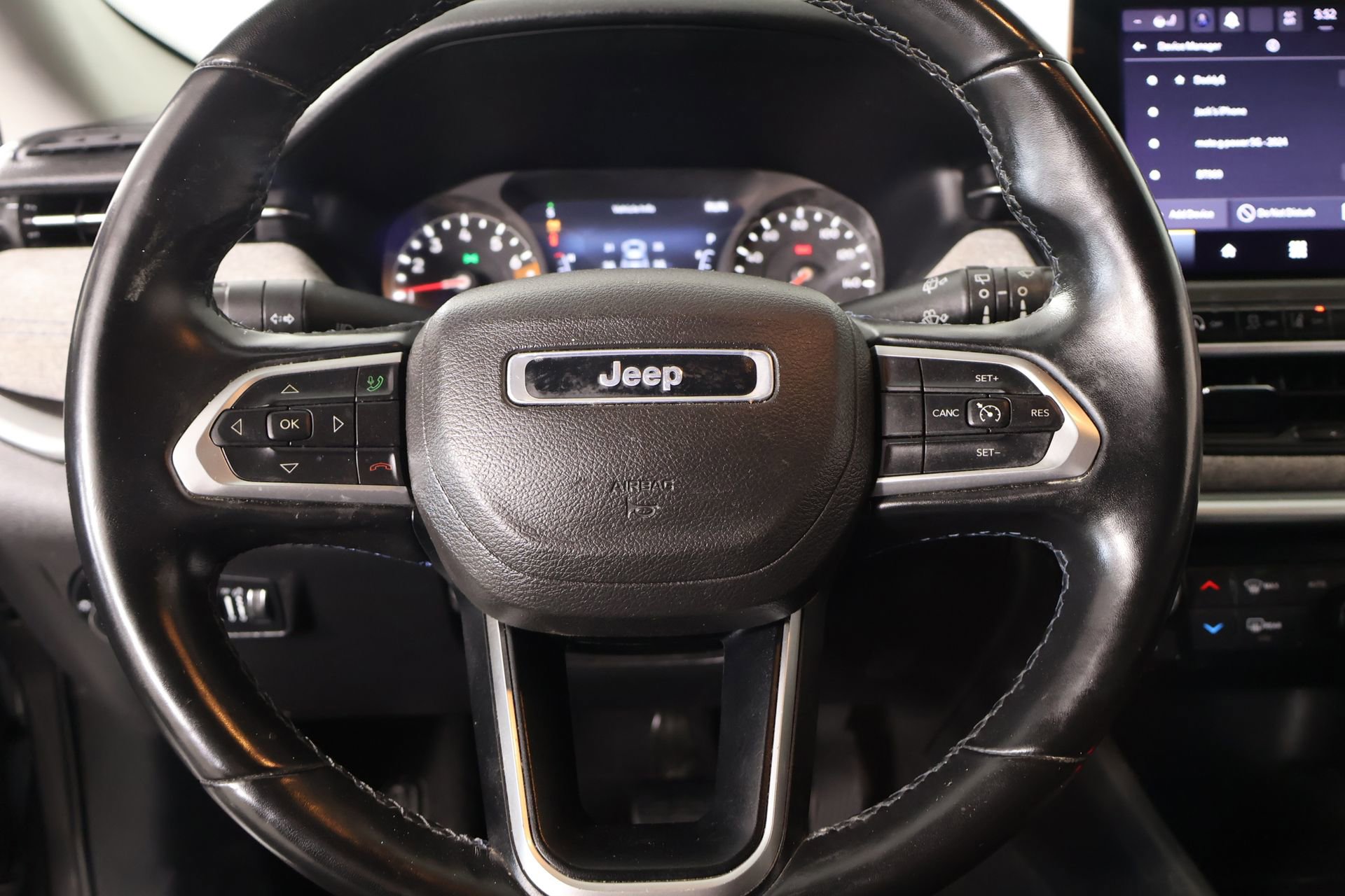 Used 2022 Jeep Compass Latitude w/ Convenience Group FWD image 3
