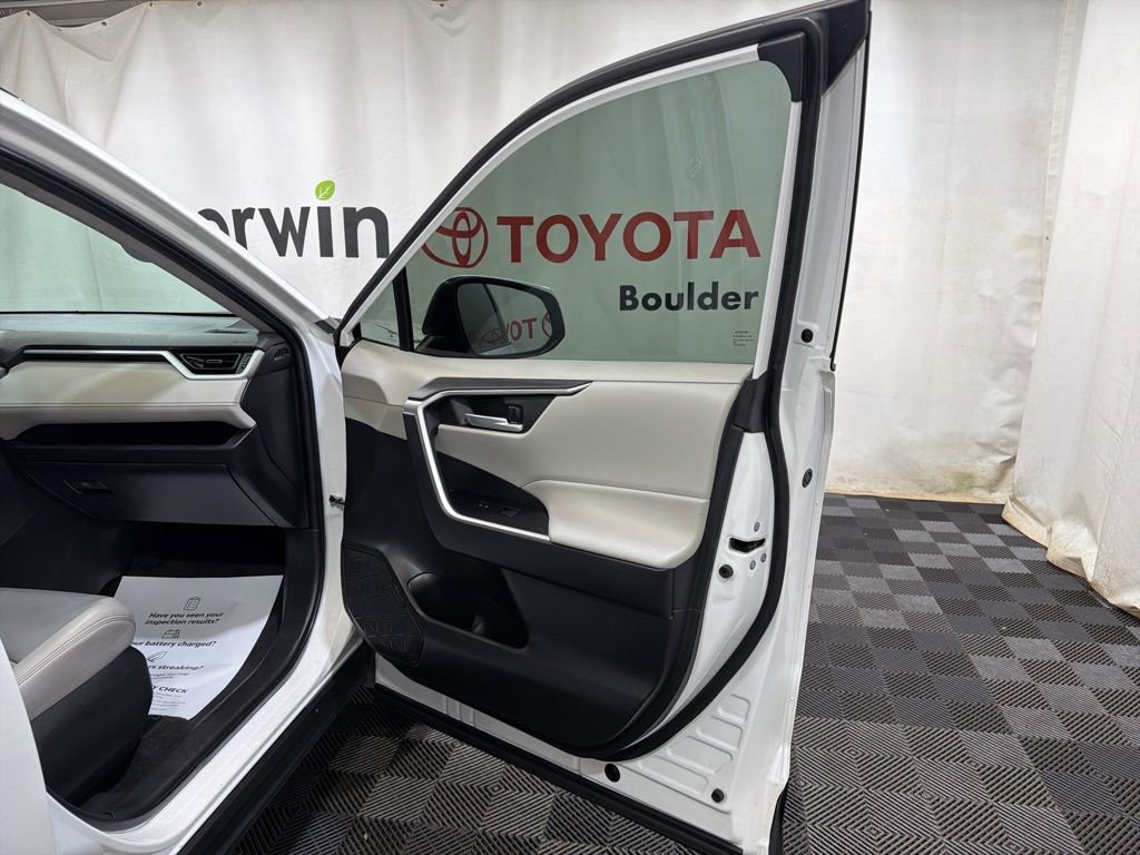 Used 2023 Toyota RAV4 XLE Premium AWD/4WD image 8