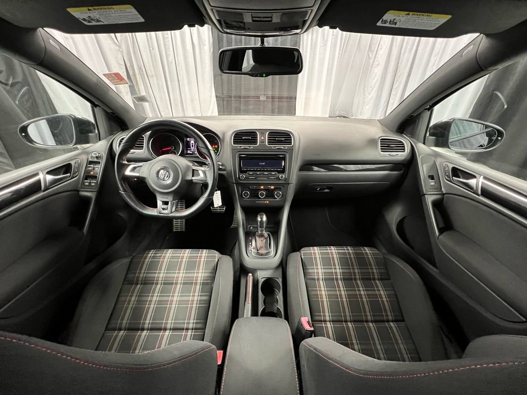 Used 2012 Volkswagen Golf 4-Door image 18