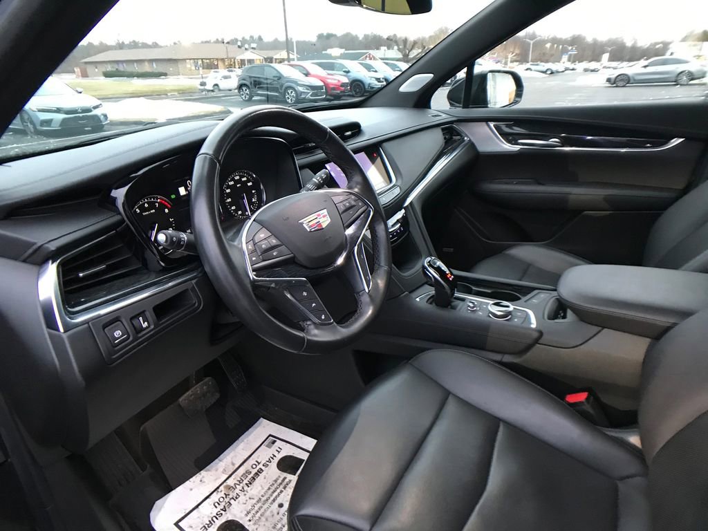 Used 2020 Cadillac XT5 Premium Luxury w/ LPO, Floor Liner Package image 16