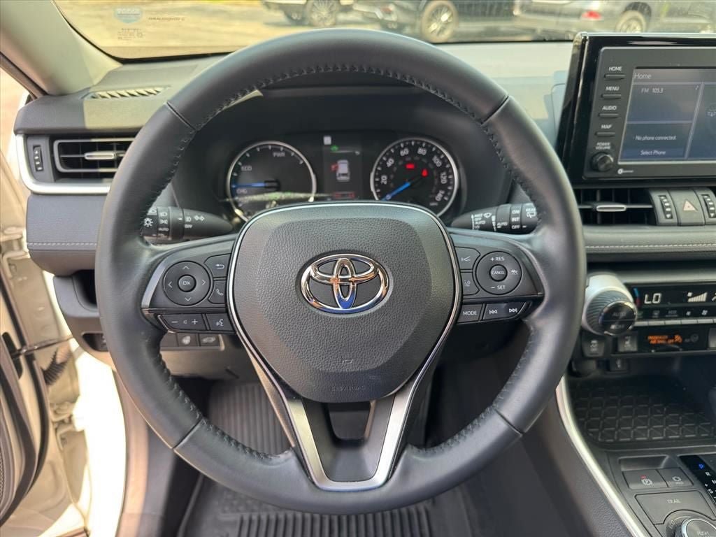 Used 2022 Toyota RAV4 XLE Premium AWD/4WD image 25