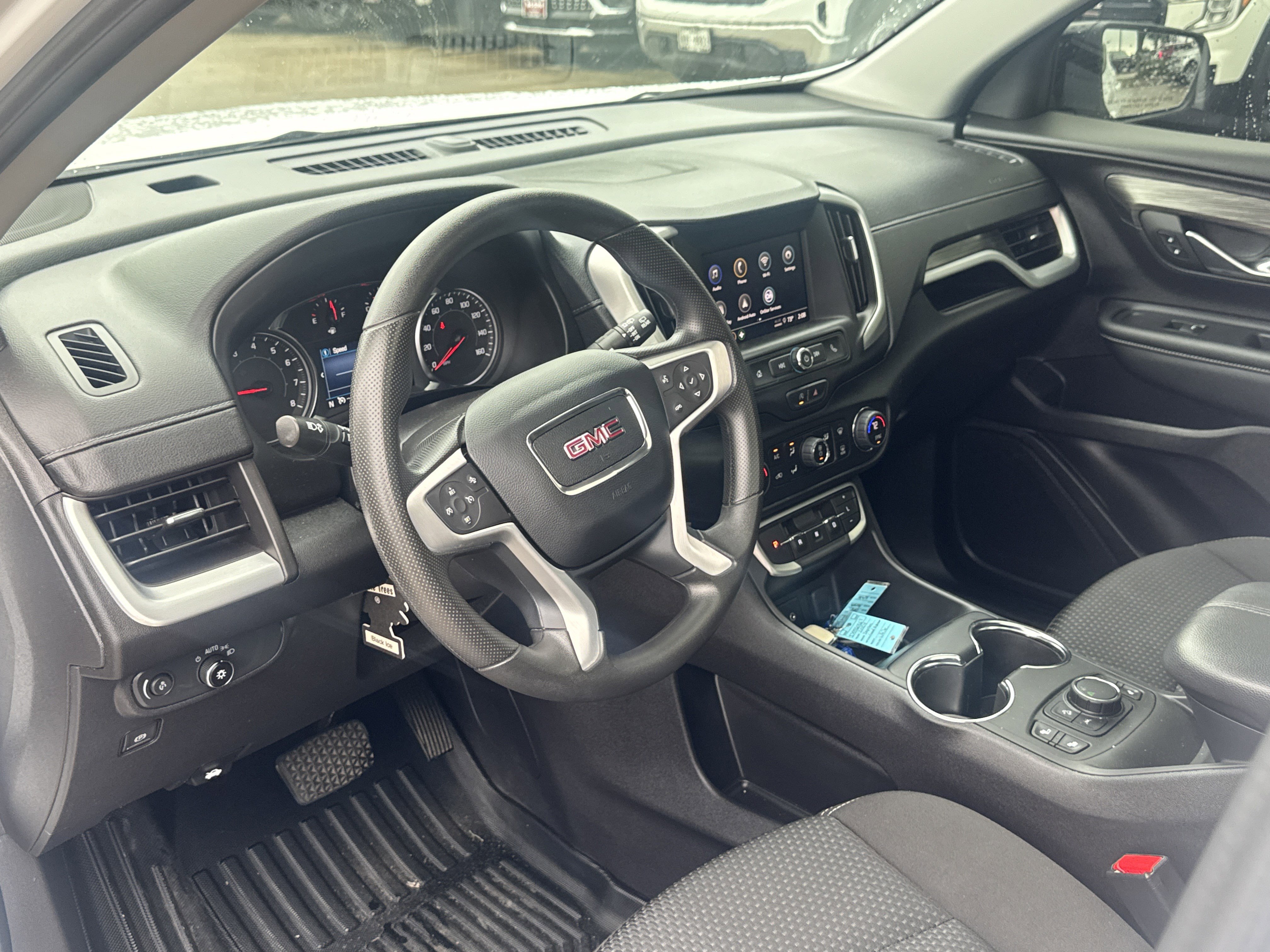 Used 2024 GMC Terrain SLE w/ Driver Convenience Package FWD image 5