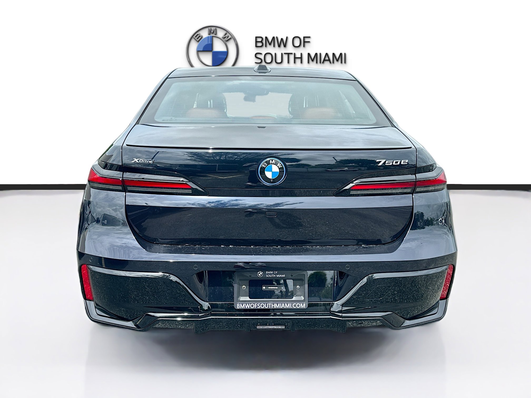 New 2026 BMW 750e xDrive w/ Premium Package image 5