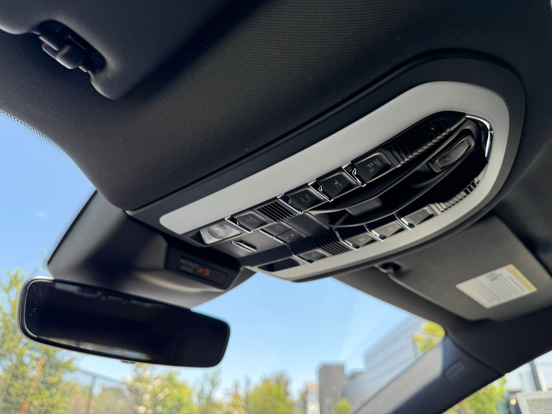 Used 2025 Porsche Macan image 17