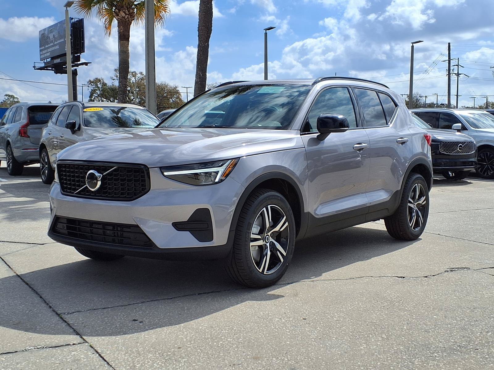 New 2026 Volvo XC40 B5 Core AWD/4WD image 3