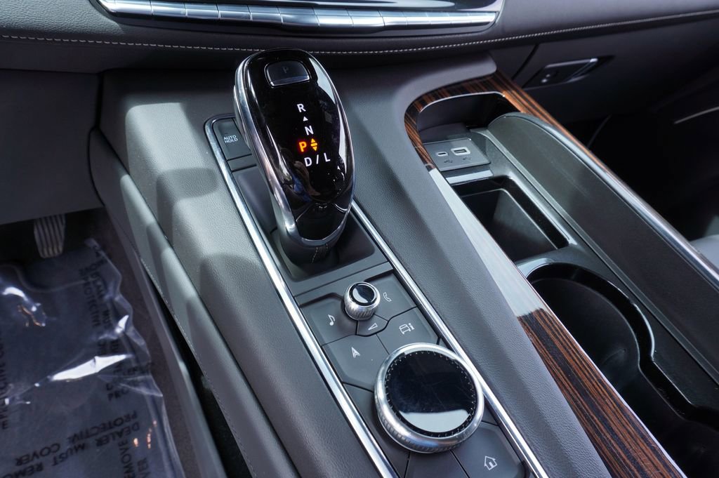 Used 2023 Cadillac Escalade ESV Premium Luxury w/ LPO, Radiant Package image 21