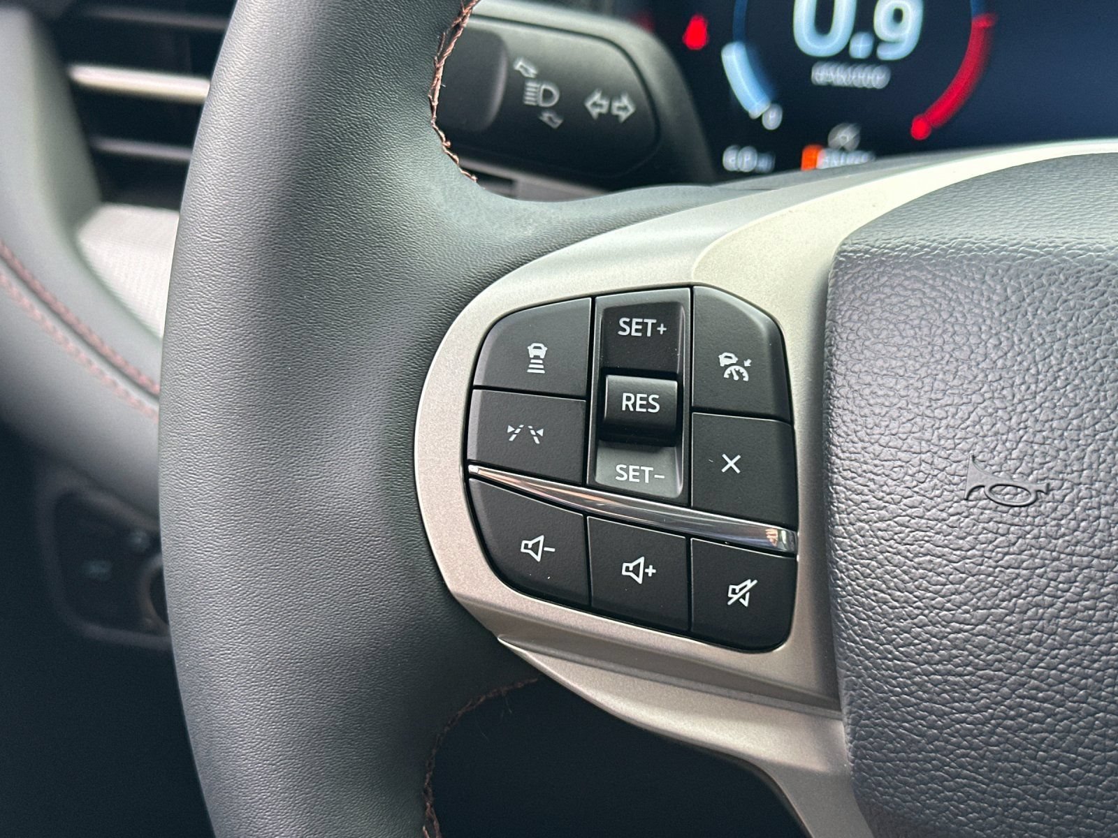 New 2026 Ford Explorer Active w/ Active Comfort Package RWD image 33