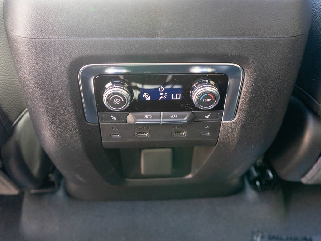 New 2026 GMC Yukon XL Denali w/ Denali Reserve Package image 16