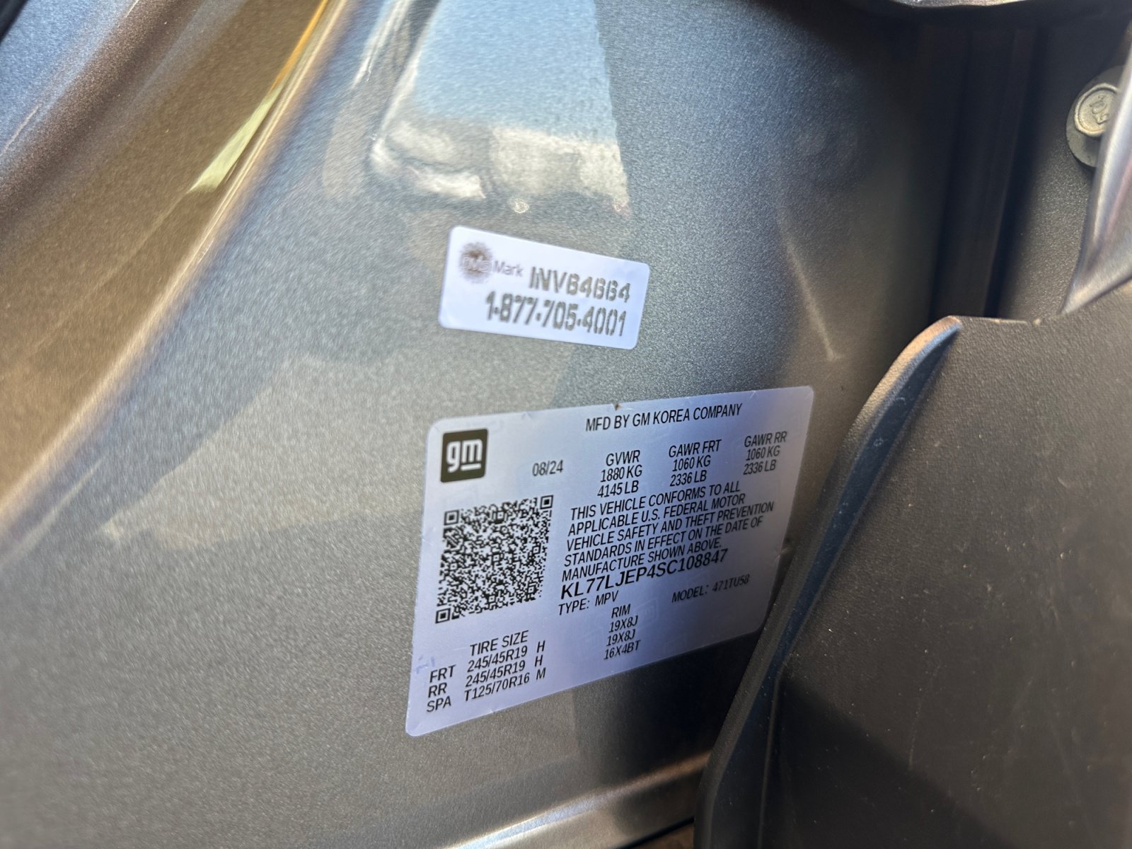 Used 2025 Chevrolet Trax RS w/ Sunroof Package FWD image 32