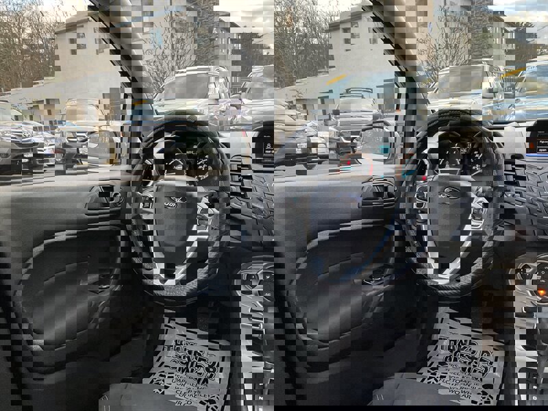 Used 2019 Ford Fiesta SE image 15