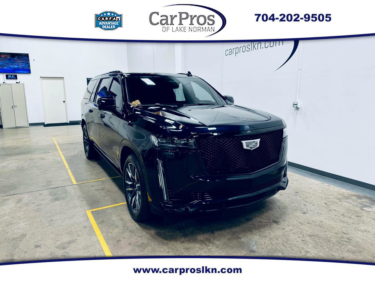 Used 2024 Cadillac Escalade ESV Sport Platinum image 1