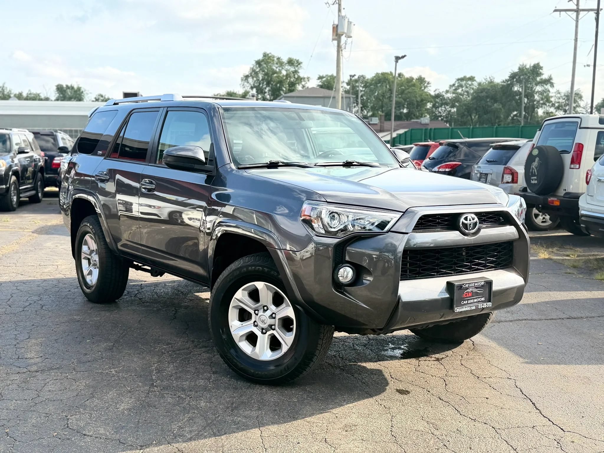 Used 2015 Toyota 4Runner SR5 AWD/4WD image 3