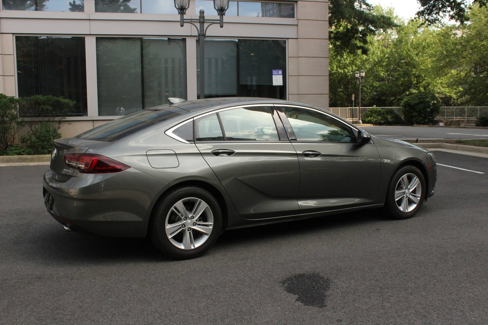 Used 2018 Buick Regal Preferred w/ Sights and Sounds Package FWD image 7
