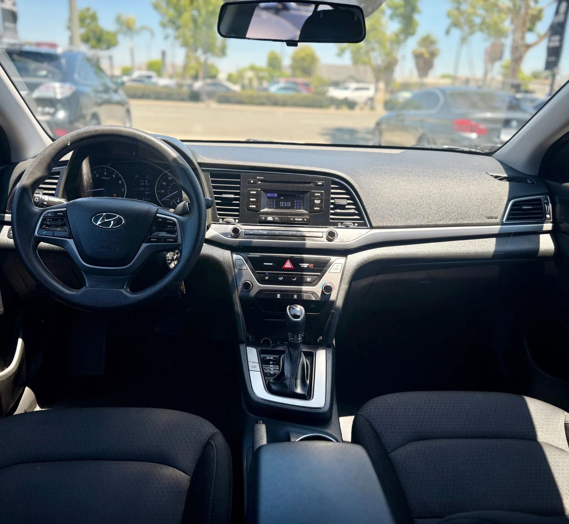 Used 2018 Hyundai Elantra SE image 13