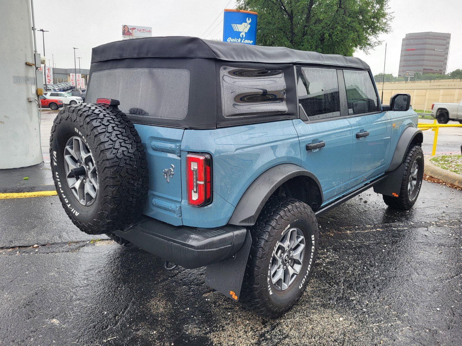 Used 2022 Ford Bronco Badlands image 6