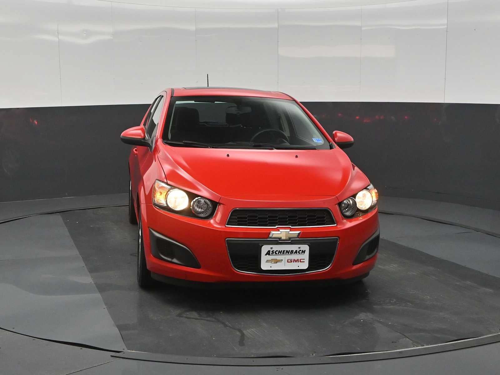 Used 2015 Chevrolet Sonic LT w/ Fun and Sun Package FWD image 3