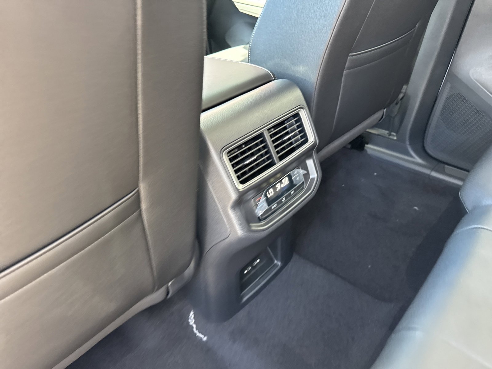 New 2026 Volkswagen Atlas SE image 20