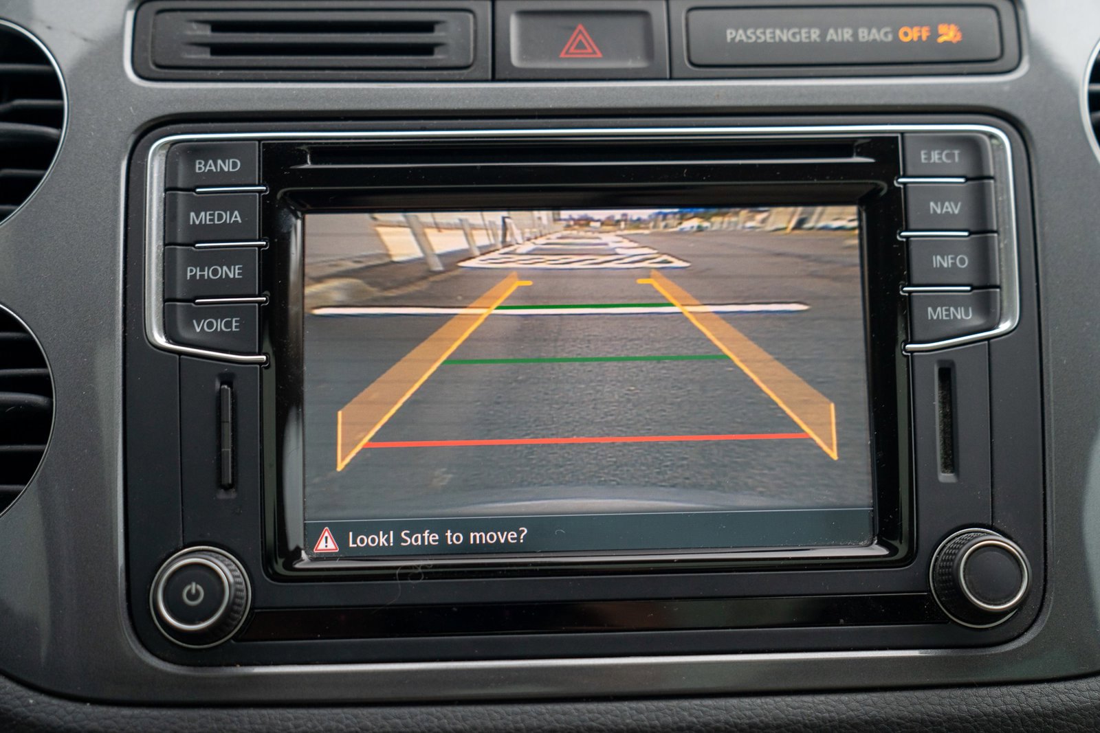 Used 2016 Volkswagen Tiguan SEL image 16