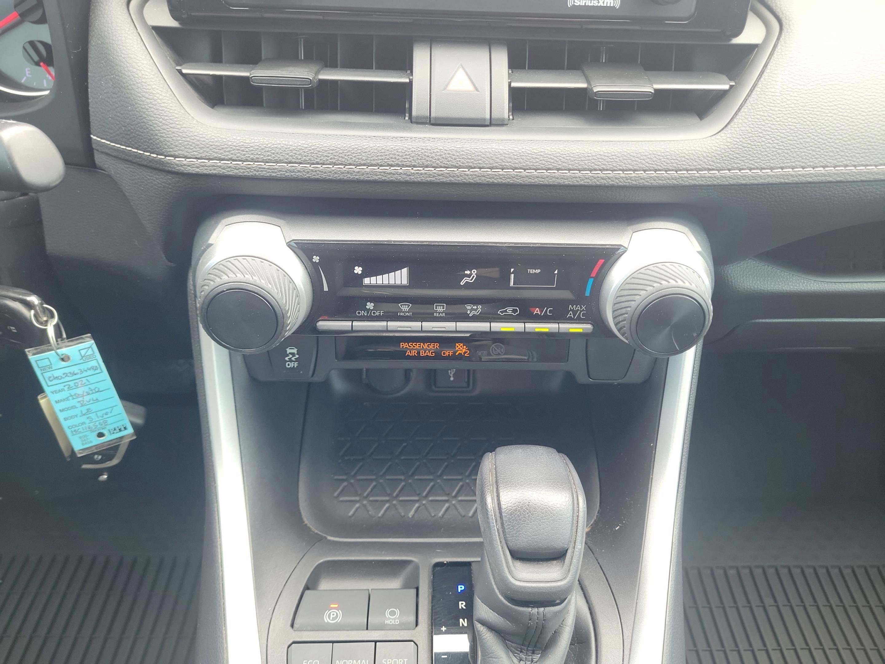 Used 2021 Toyota RAV4 LE FWD image 14