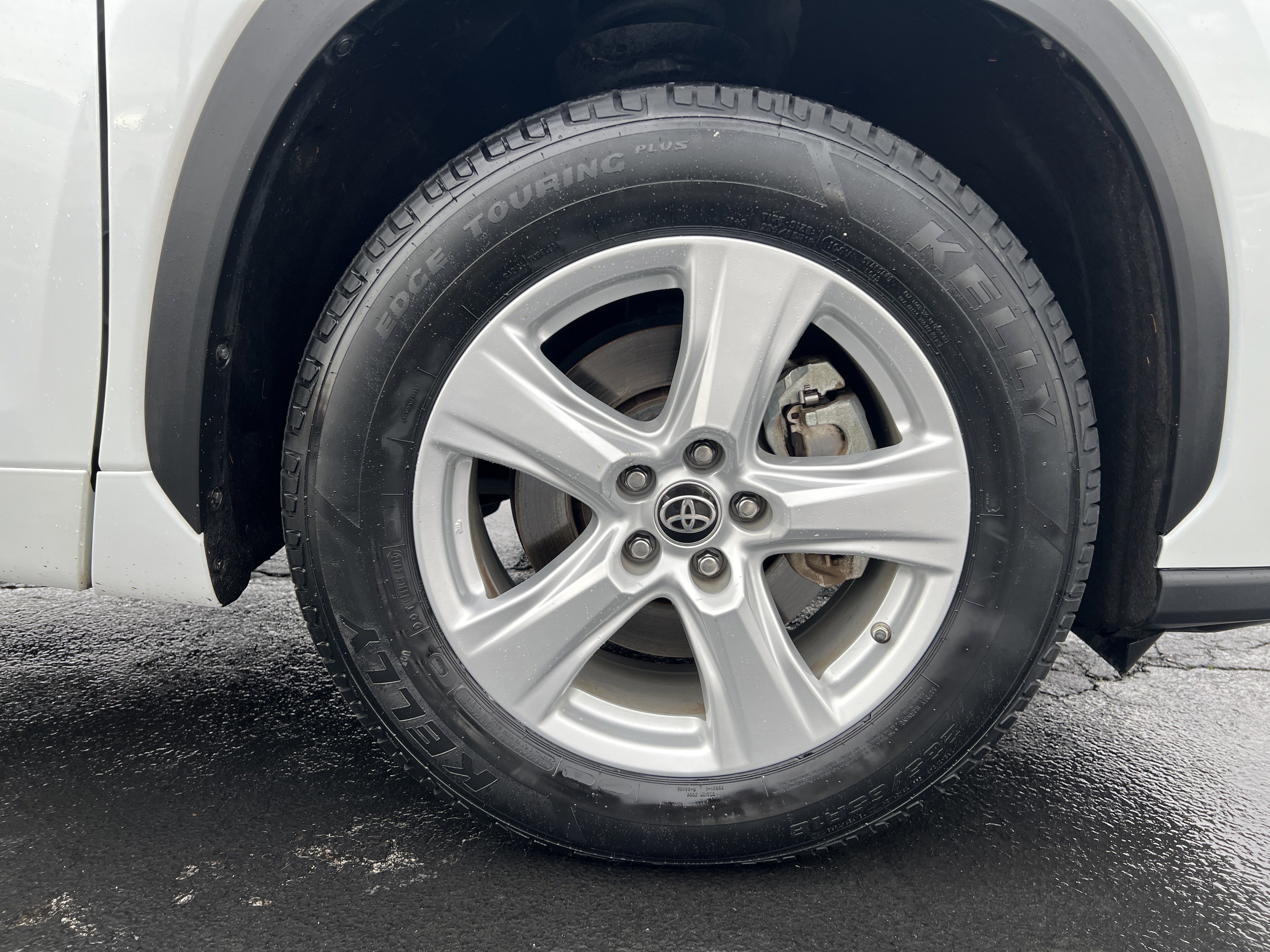 Used 2022 Toyota Highlander L image 10