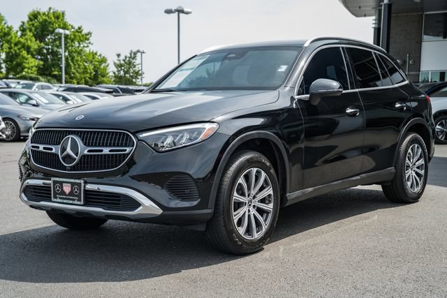 Used 2024 Mercedes-Benz GLC 300 4MATIC image 3