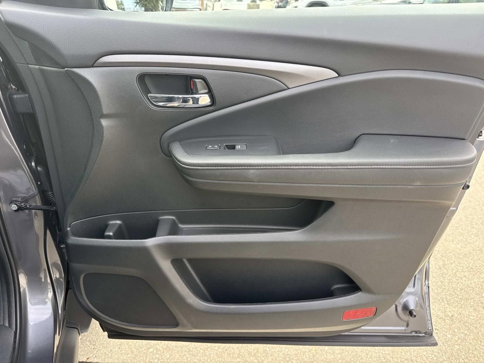 Used 2025 Honda Ridgeline RTL image 14