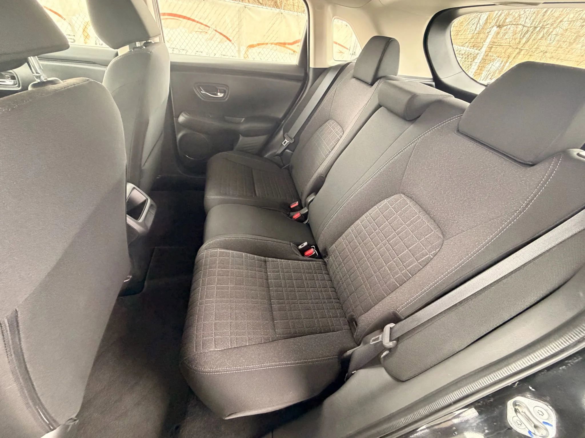 Used 2025 Honda HR-V LX image 17