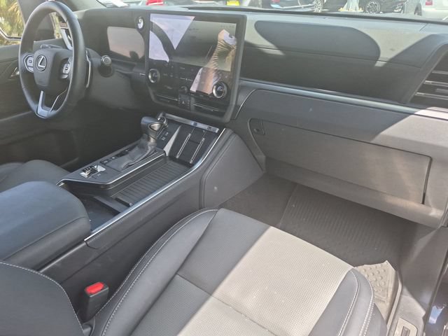 Used 2025 Lexus GX 550 w/ Accessory Package (Z1) AWD/4WD image 29