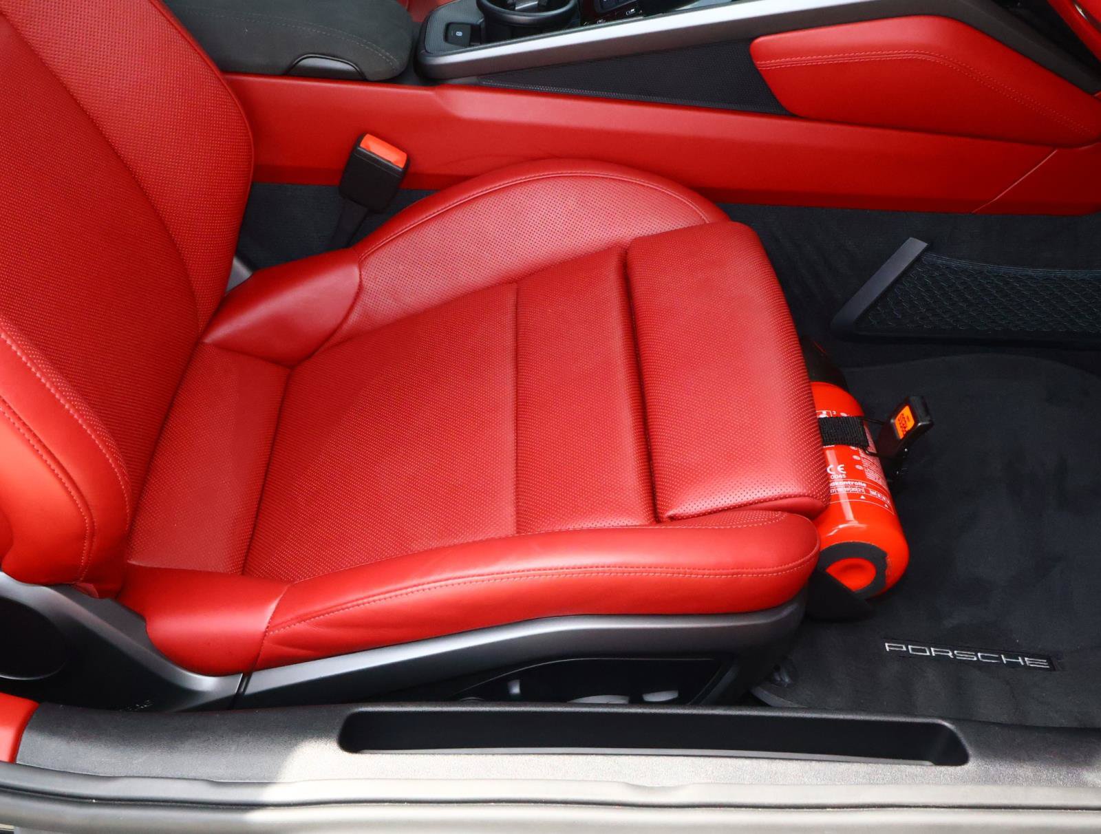 Used 2022 Porsche 911 Carrera RWD image 15