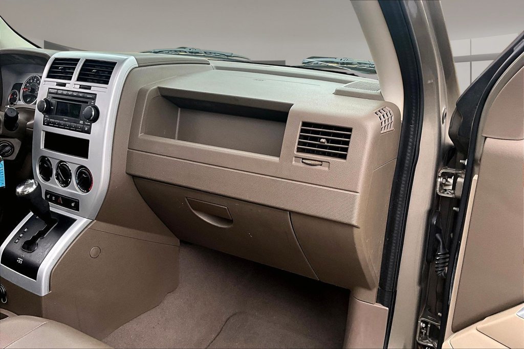 Used 2008 Jeep Patriot Limited FWD image 16