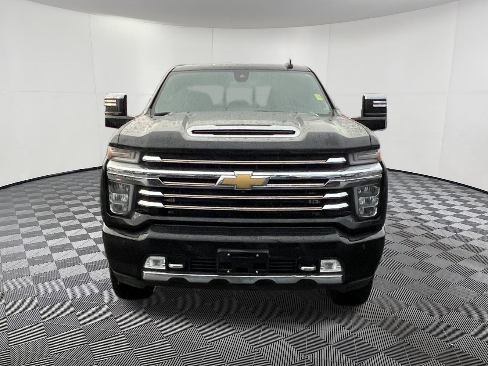 Used 2022 Chevrolet Silverado 3500 High Country w/ Safety Package II image 2