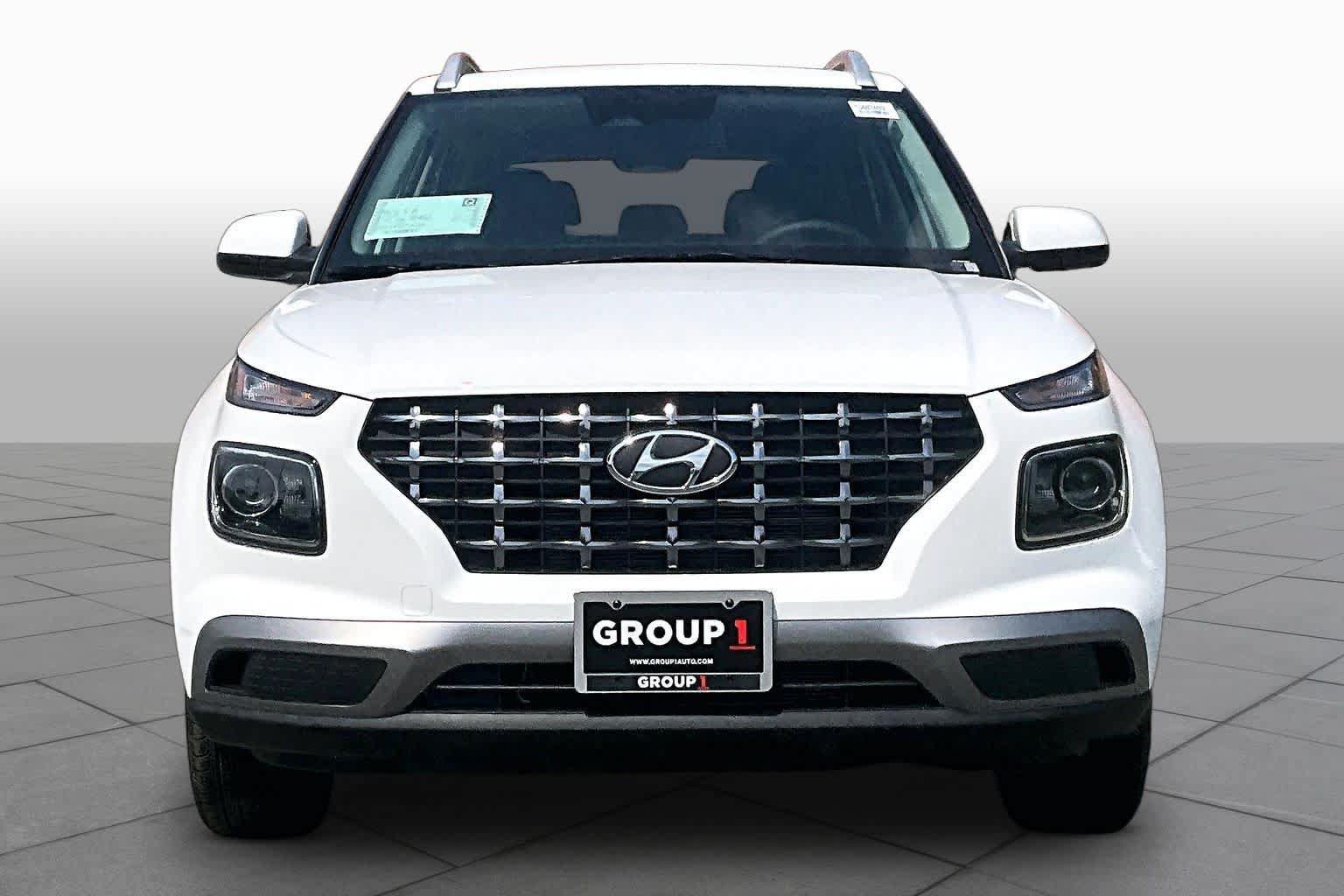 New 2026 Hyundai Venue SEL FWD image 3