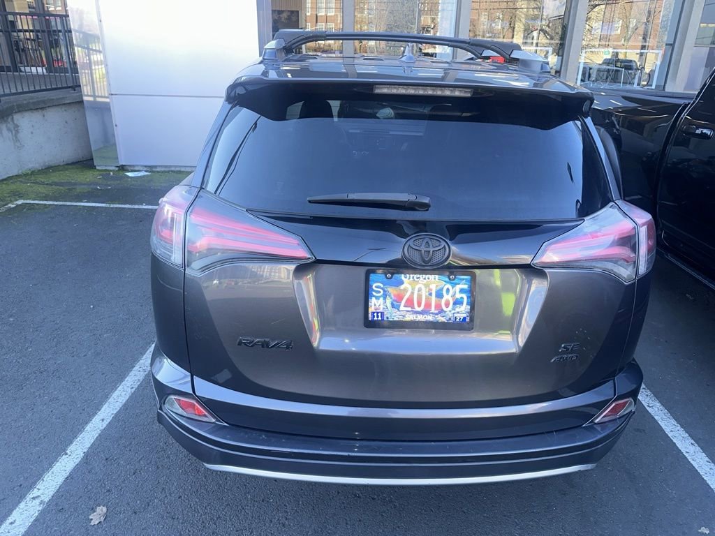 Used 2016 Toyota RAV4 SE image 4