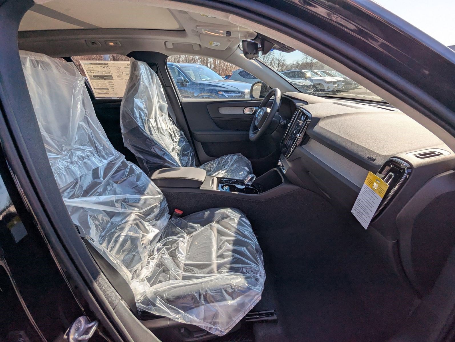 New 2025 Volvo XC40 B5 Plus w/ Protection Package Premier image 21