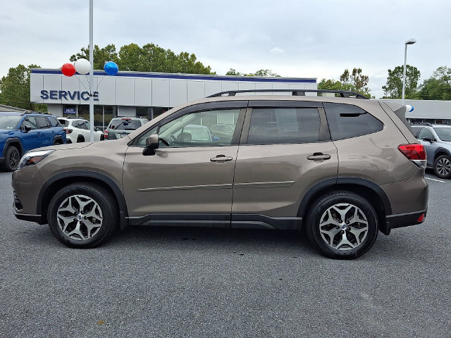 Certified 2022 Subaru Forester Premium AWD/4WD image 5
