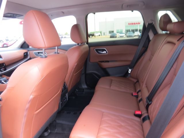 Used 2026 Nissan Rogue Platinum w/ Tech Package AWD/4WD image 14