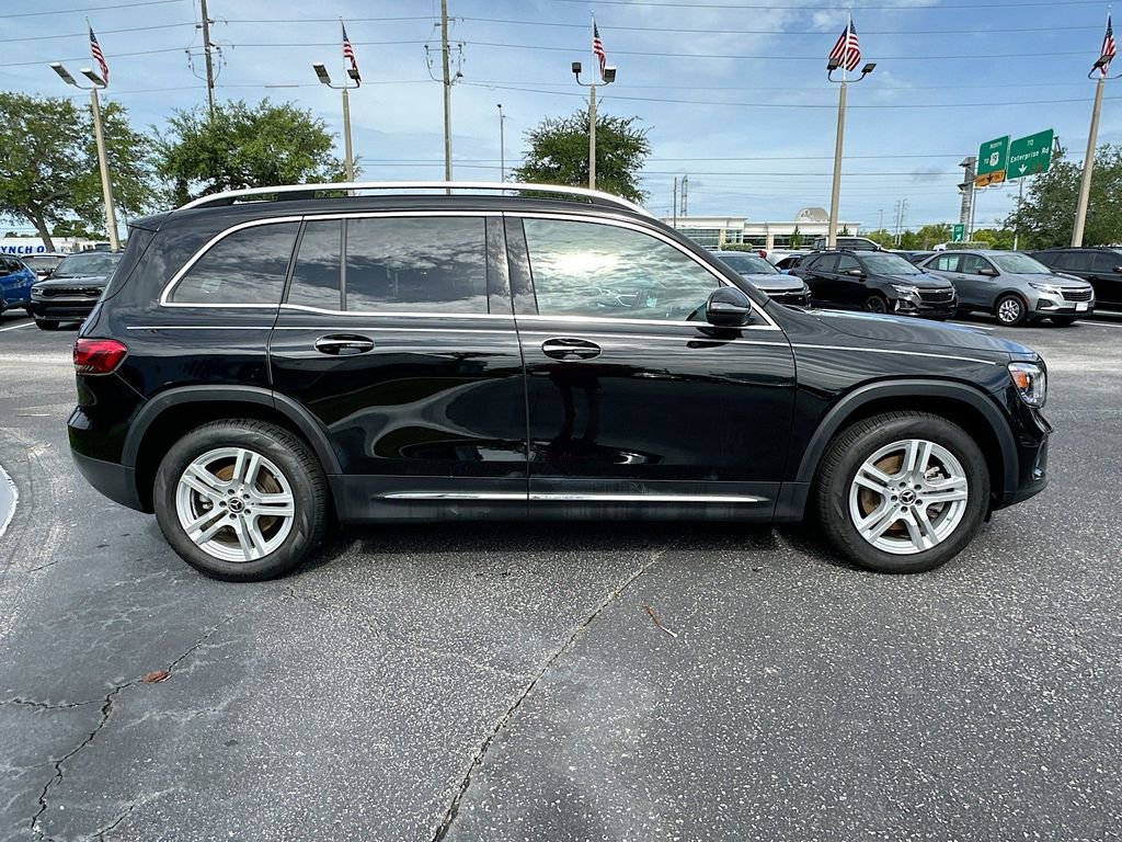 Used 2022 Mercedes-Benz GLB 250 4MATIC w/ Premium Package Lite image 4