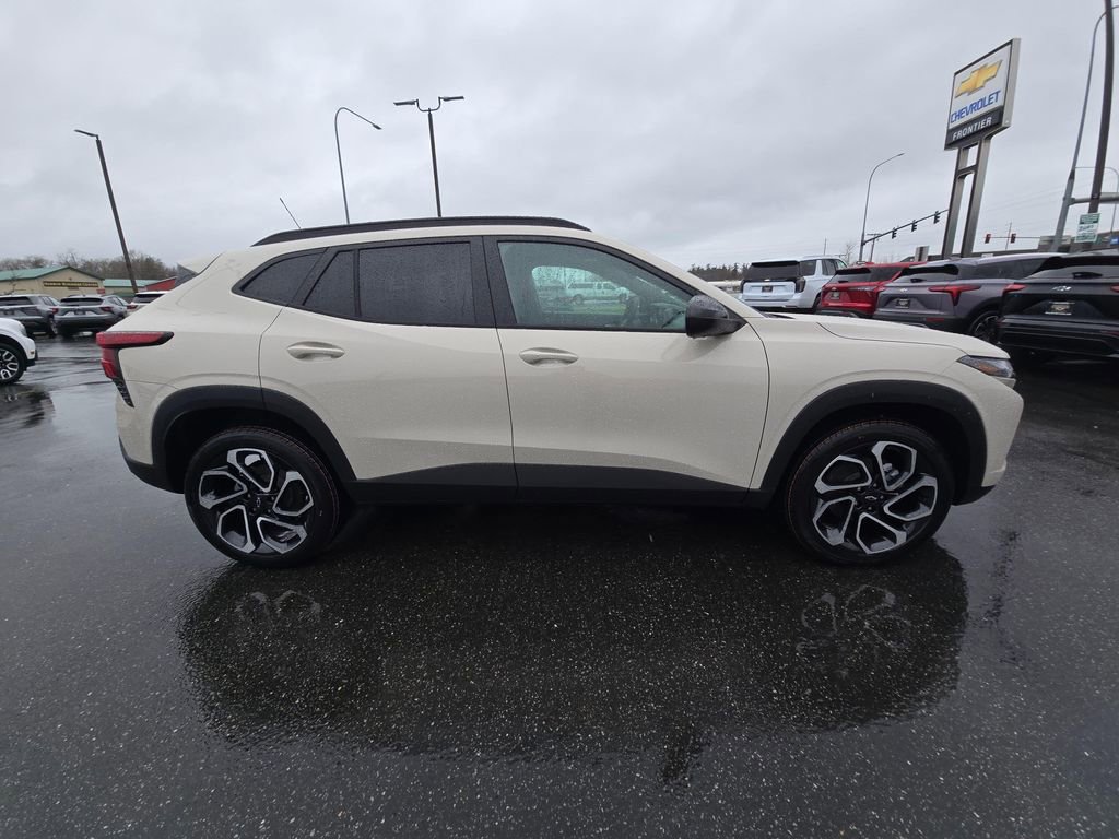 New 2026 Chevrolet Trax RS FWD image 2