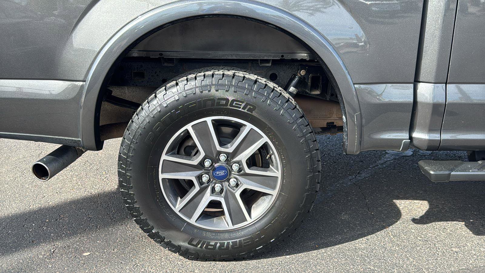 Used 2017 Ford F150 XLT w/ Equipment Group 302A Luxury image 9