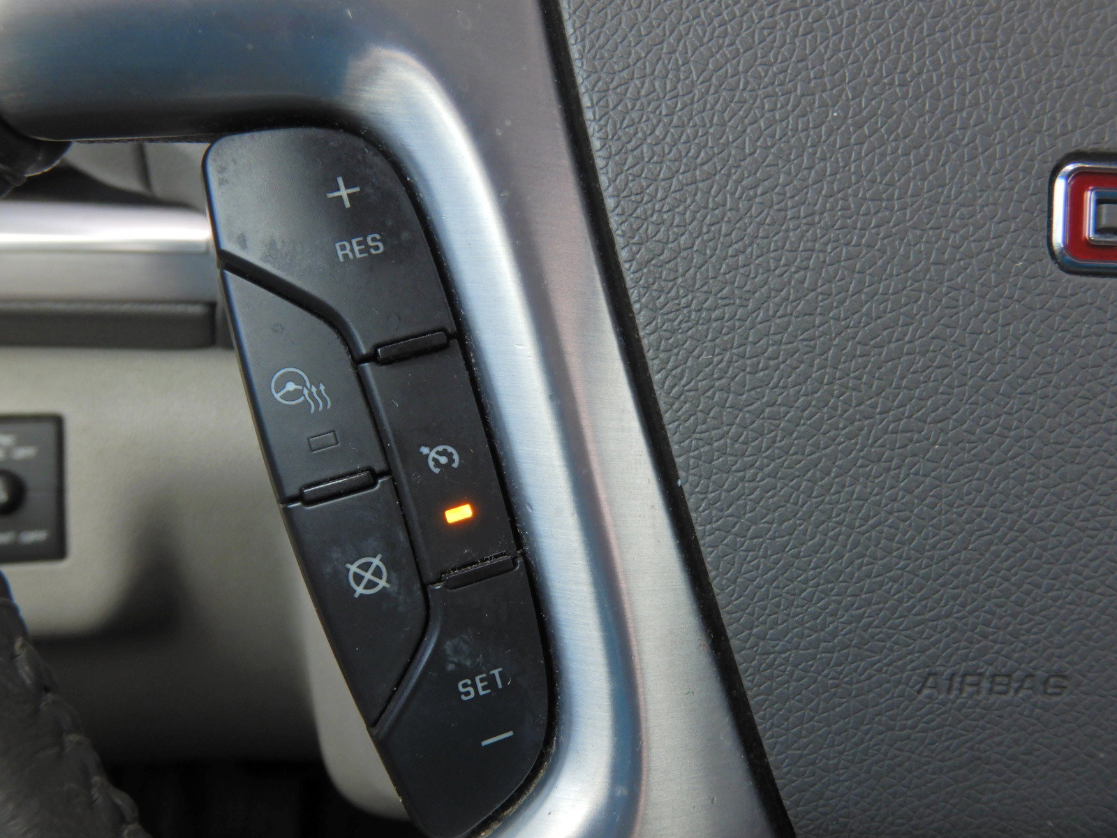 Used 2015 GMC Acadia SLT image 15