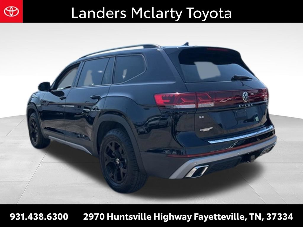 Used 2025 Volkswagen Atlas Peak Edition SE AWD/4WD image 5