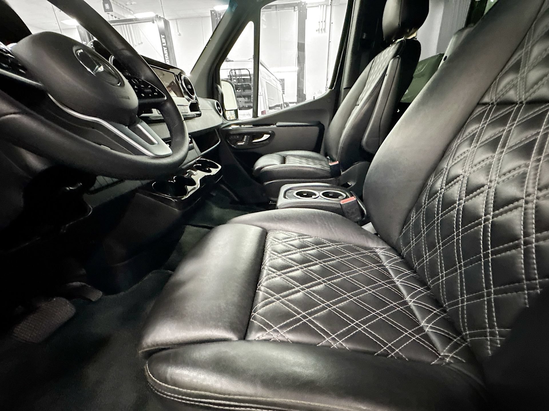 Used 2023 Mercedes-Benz Sprinter 2500 image 23