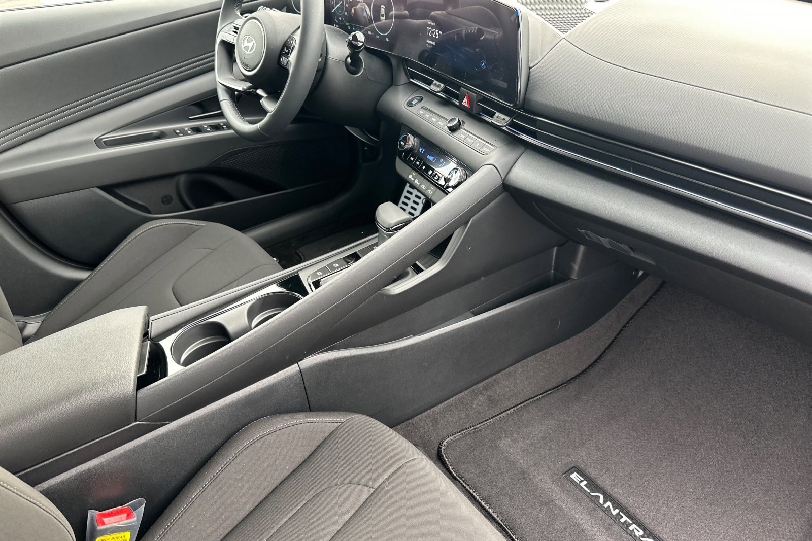 New 2026 Hyundai Elantra Sport FWD image 15