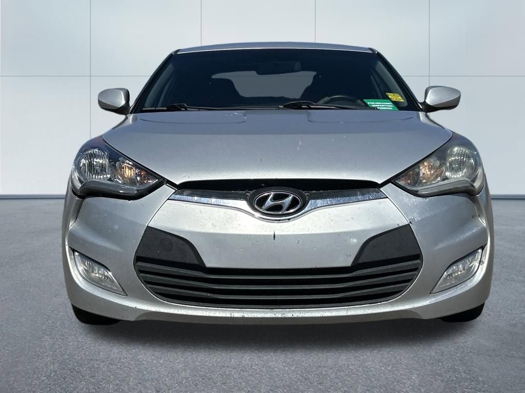 Used 2017 Hyundai Veloster image 3