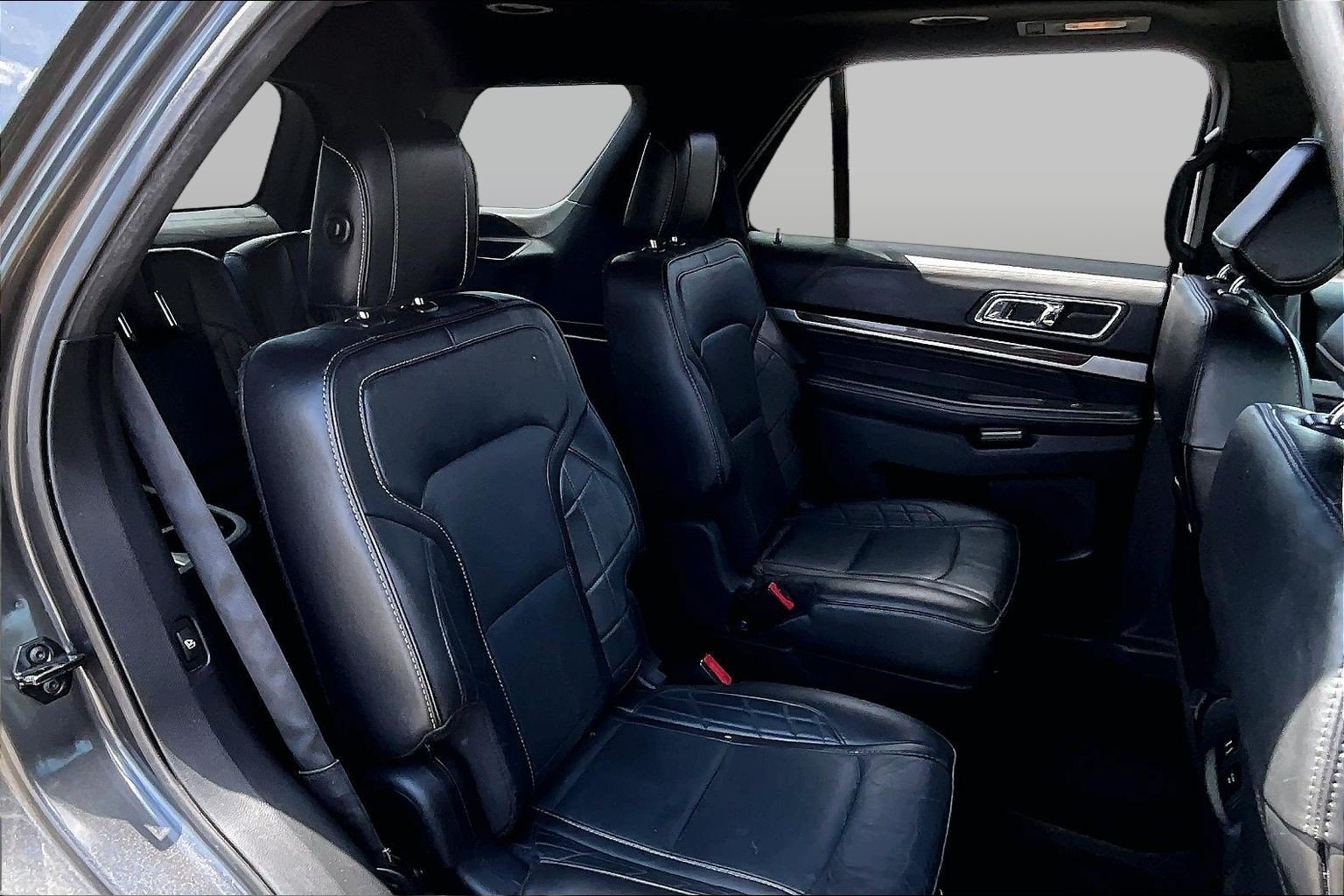 Used 2017 Ford Explorer Platinum AWD/4WD image 28