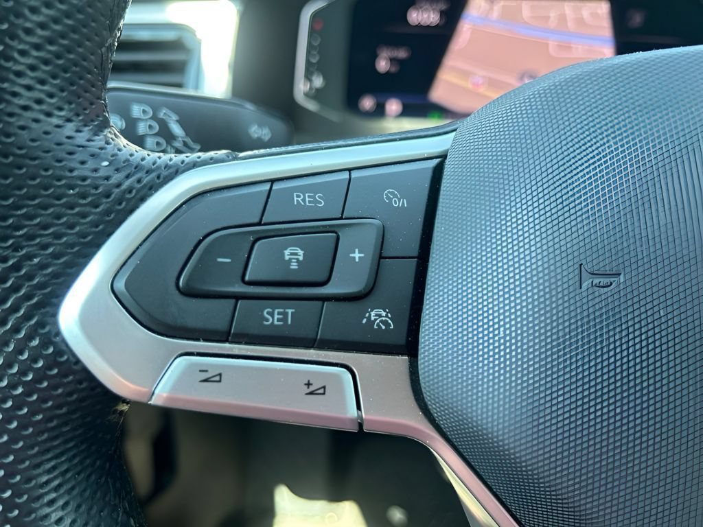 Used 2023 Volkswagen Atlas SEL R-Line AWD/4WD image 26