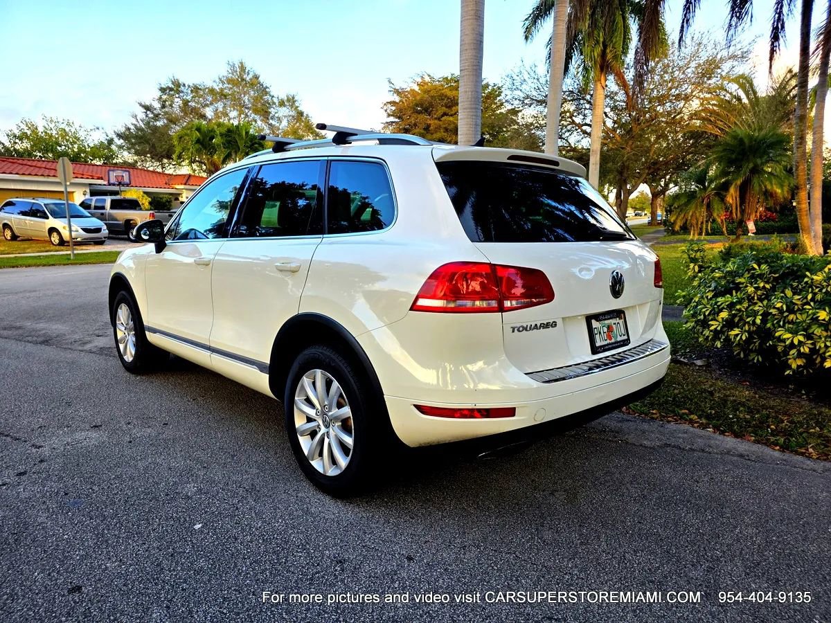 Used 2011 Volkswagen Touareg Sport image 12