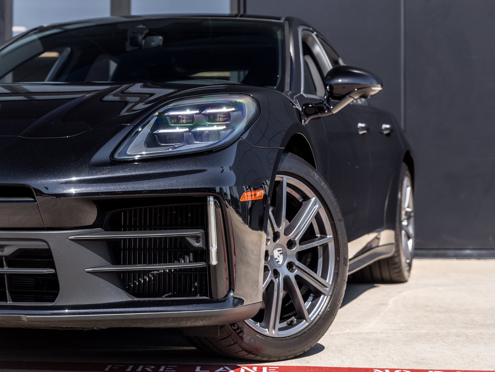 Certified 2025 Porsche Panamera image 15