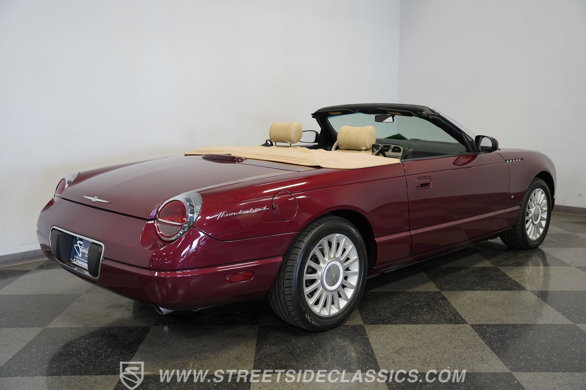 Used 2004 Ford Thunderbird RWD image 12