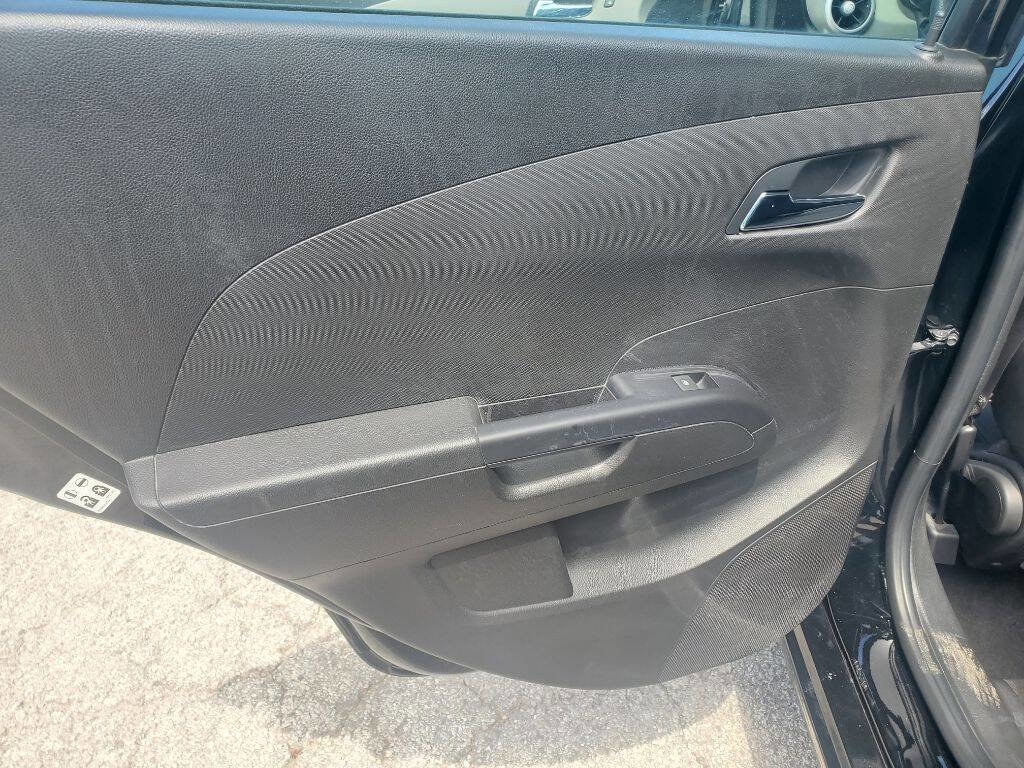 Used 2019 Chevrolet Sonic LT FWD image 18